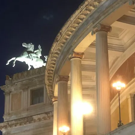 I Tri Aranci Di Piazza Politeama